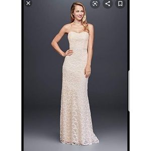 Gorgeous ivory lace wedding dress, size 8